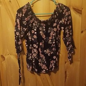 Off the shoulder crop